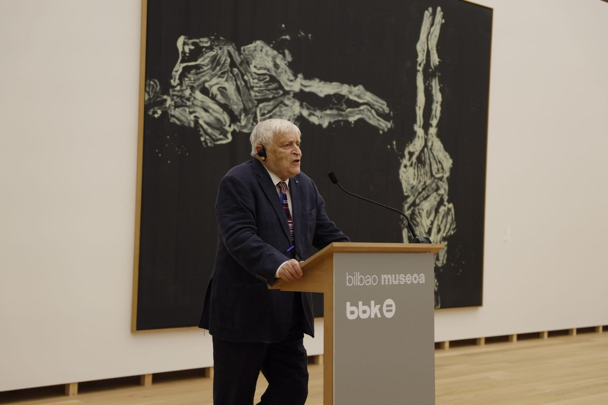 El edificio moderno del Bellas Artes reabre con Baselitz, el artista que decidió pintar el mundo al revés
