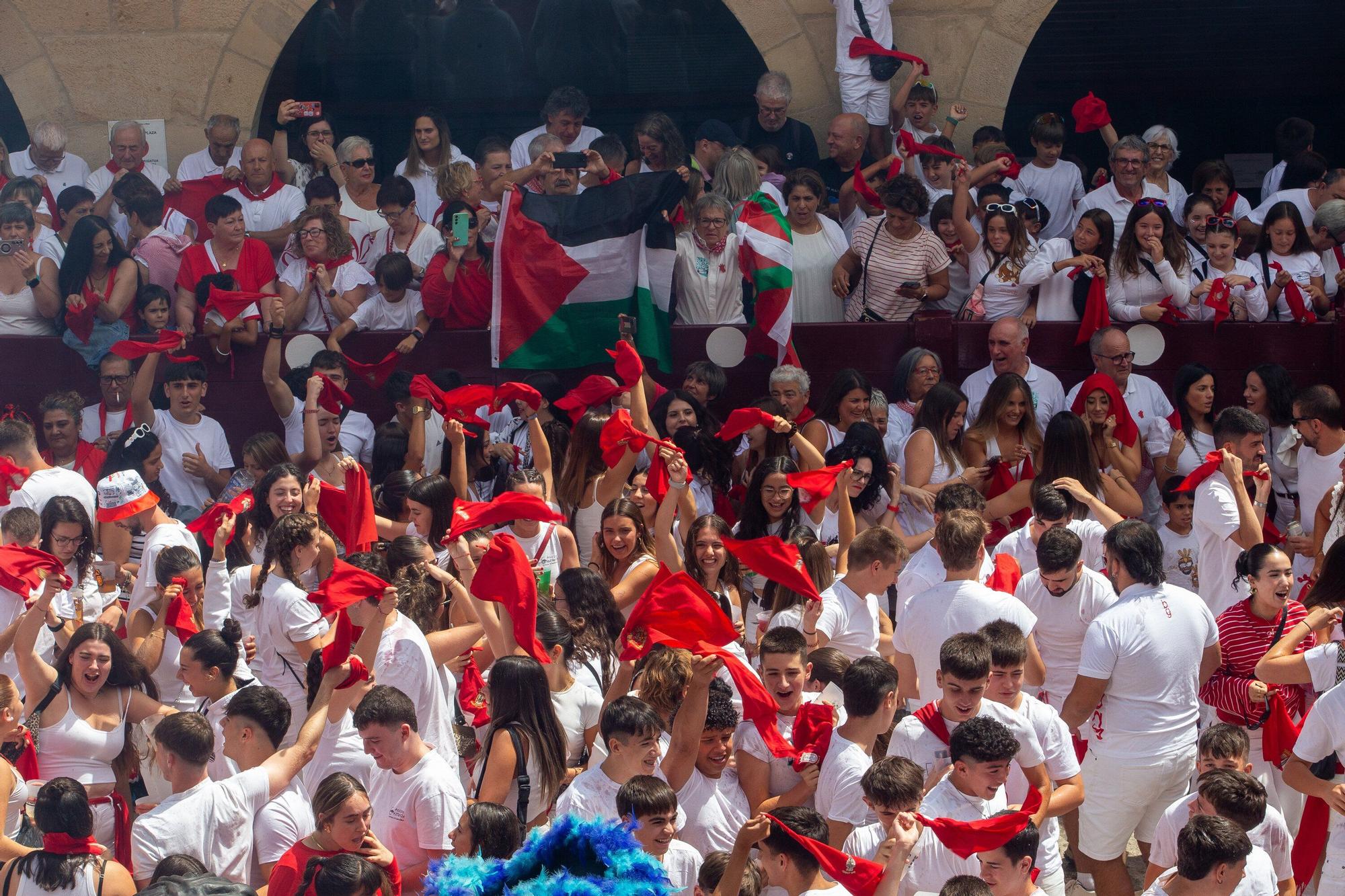 Chupinazo de las fiestas de Puente La Reina / Gares 2025