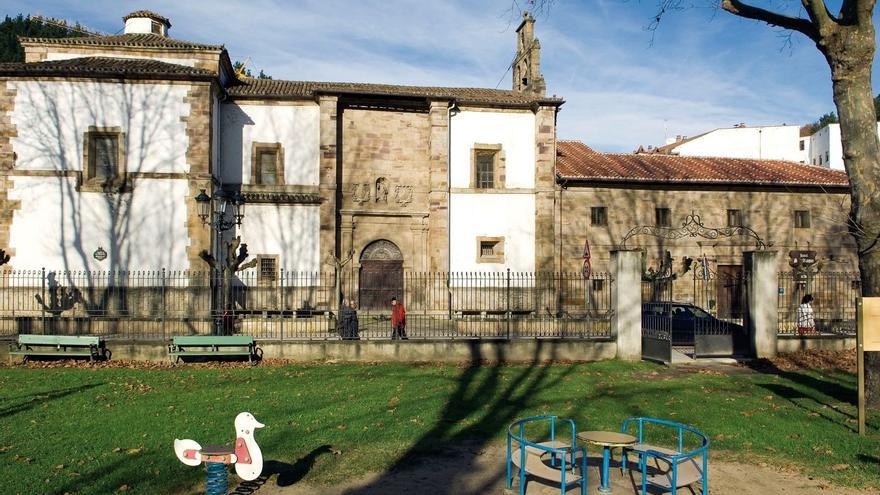 Balmaseda repara la cubierta del museo de la Pasión Viviente