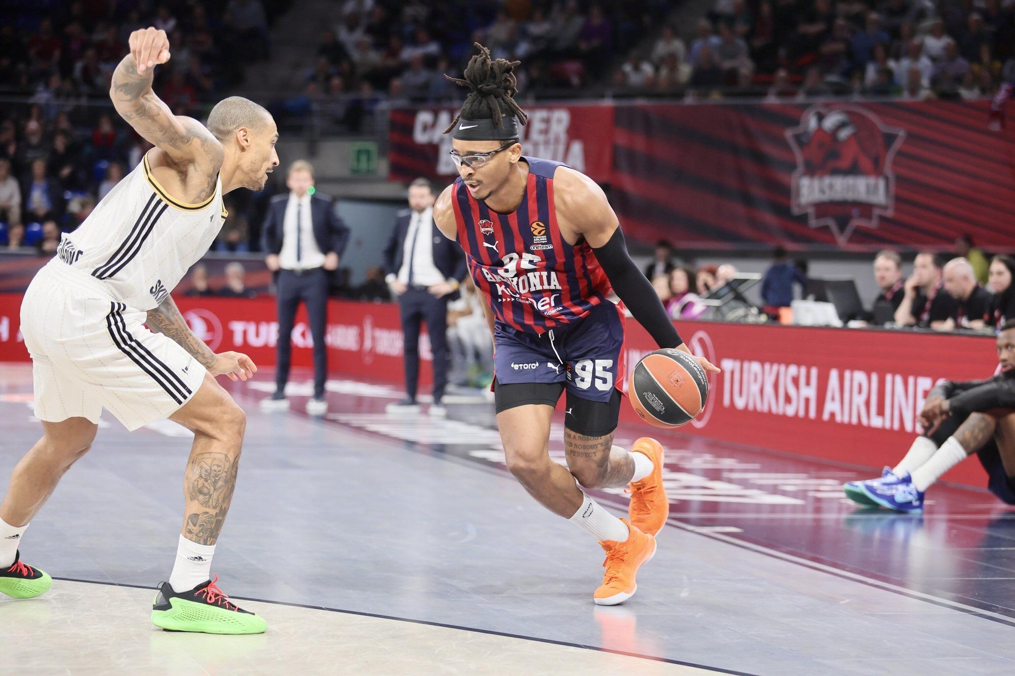 Las imágenes del Baskonia-Asvel de Euroliga en el Buesa Arena