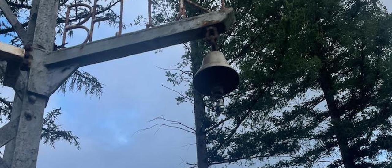 Sabotean dos veces en pocos días la campana del monte Beloki de Zumarraga