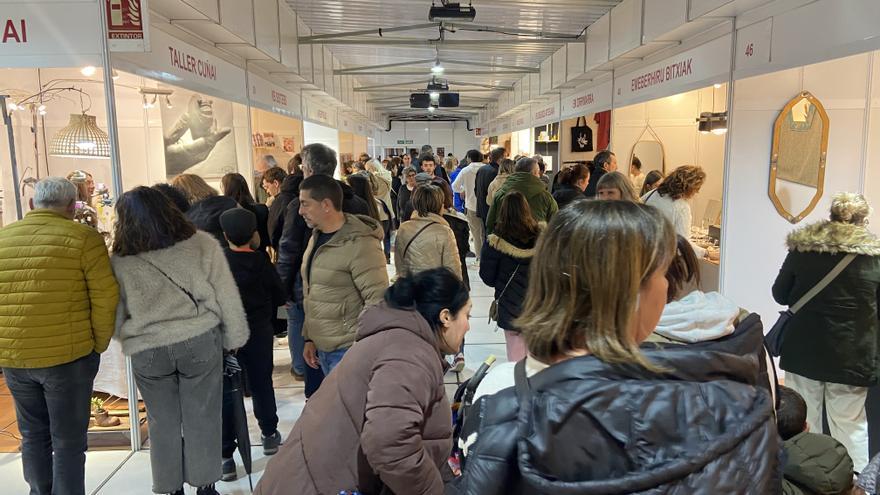 Cumbre de la artesanía en el  Muelle del Arenal