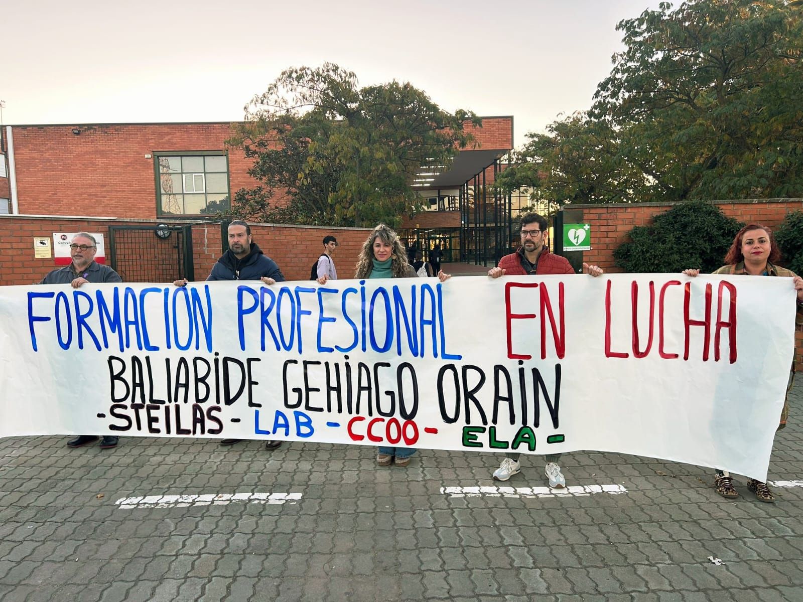 Fotos de la huelga de docentes de Formación Profesional (FP) en Navarra