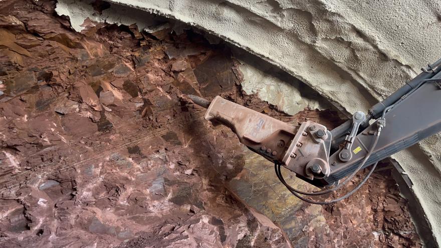 Corte de tráfico este martes en la N-121-A, en las inmediaciones de los túneles de Belate