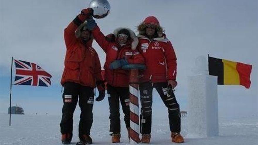 Iñurrategi, Vallejo y Zabalza llegan al Polo Sur