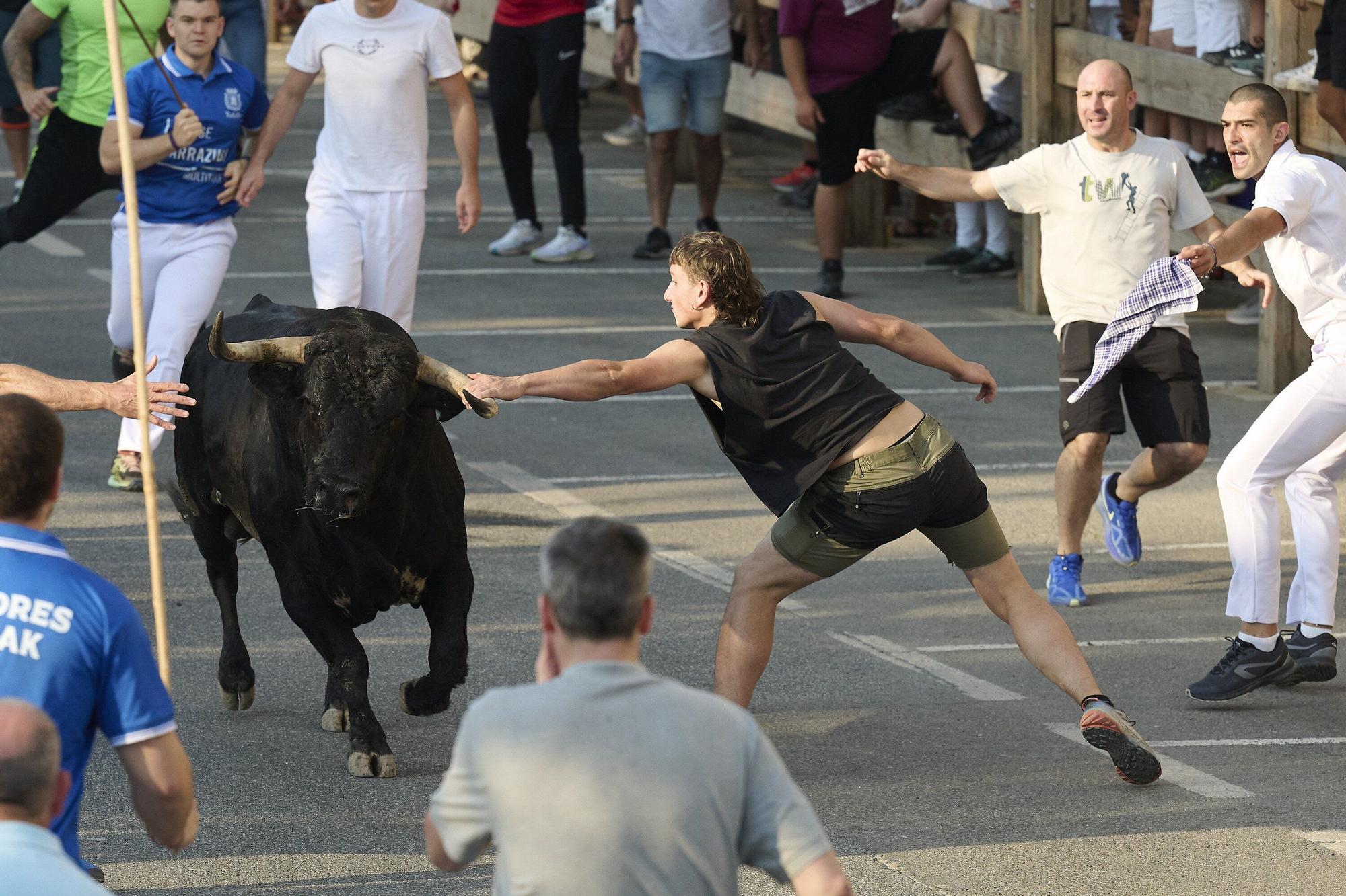 Fotos del primer encierro de fiestas de Tafalla