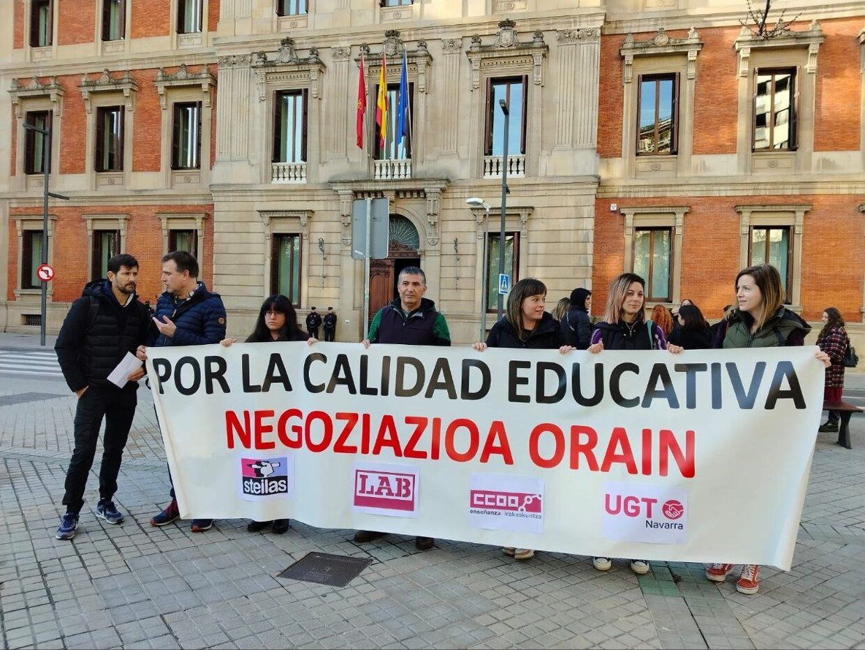 Manifestaciones y concentraciones ante el Parlamento de Navarra