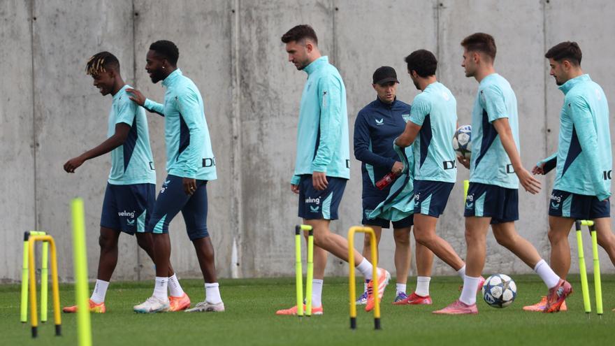 Nico Williams entrena con el grupo a dos días de Dortmund