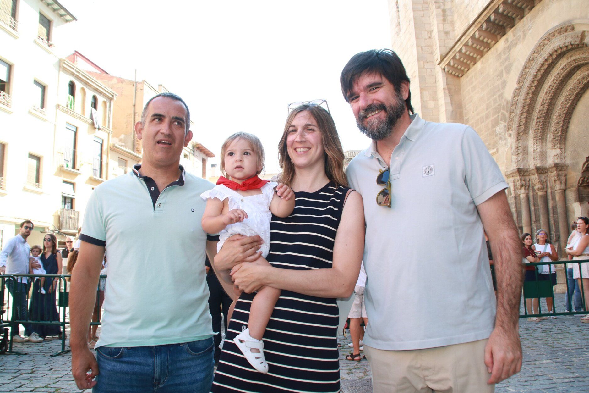 Fotos de la imposición del pañuelo de fiestas de Tudela a los nacidos en 2024