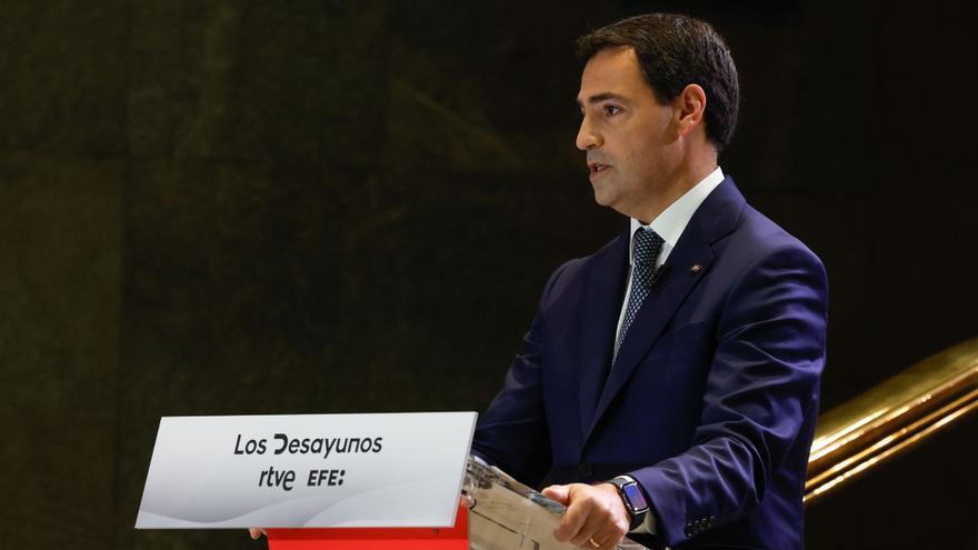 El lehendakari ve "lejos" una alianza con EH Bildu más allá de la identidad vasca