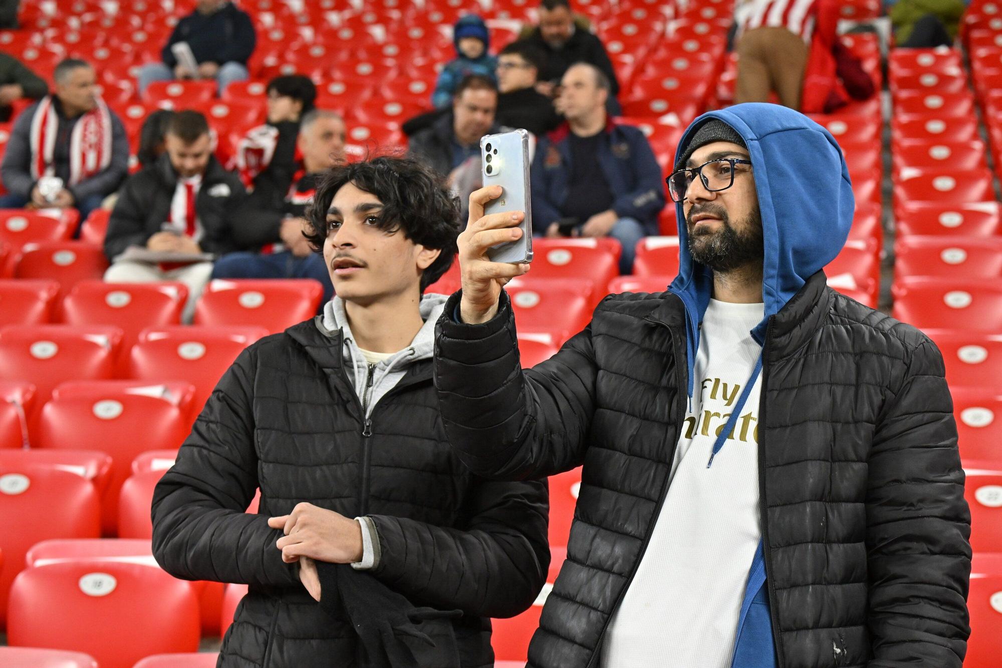 En imágenes: ¿Has estado en San Mamés viendo el Athletic-Real Oviedo? Búscate en nuestra galería de fotos