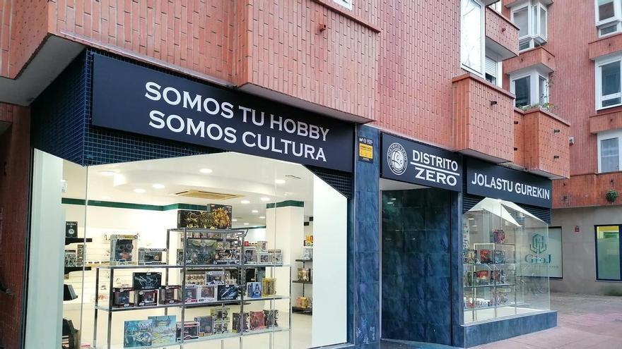 El templo del rol y los juegos de cartas Distrito Zero abre sus puertas en Vitoria-Gasteiz