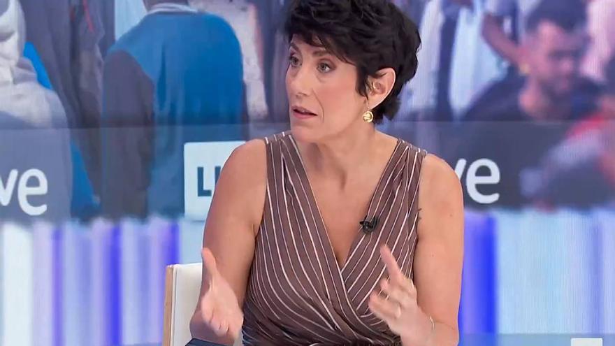 Elma Saiz acusa a Feijóo de "grave irresponsabilidad" y xenofobia por proponer el confinamiento de migrantes en Ceuta