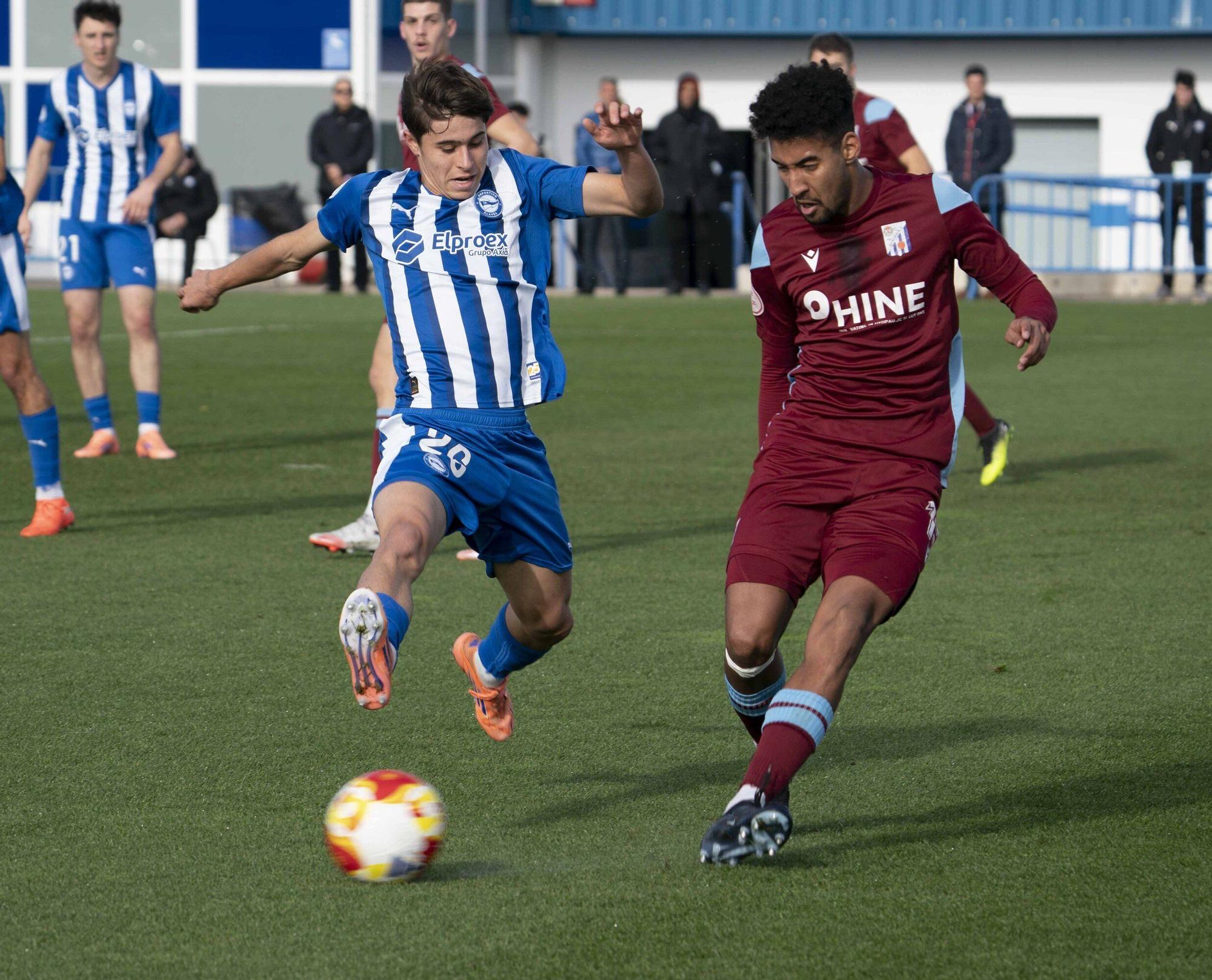 En imágenes: El 'Miniglorias' vence al Beasain en Ibaia