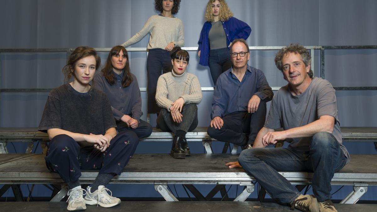 El equipo artístico de la nueva producción de Loraldia