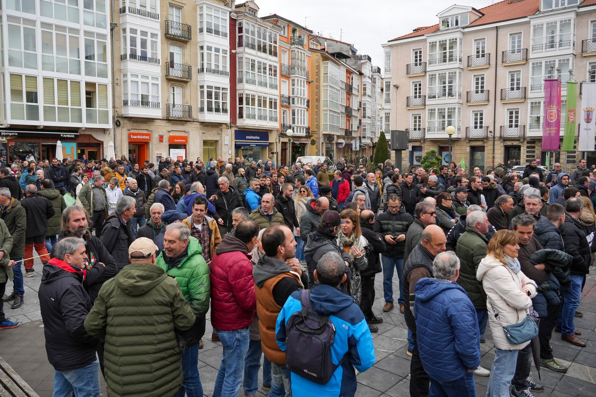 Los agricultores alaveses llegan a la Diputación con sus demandas