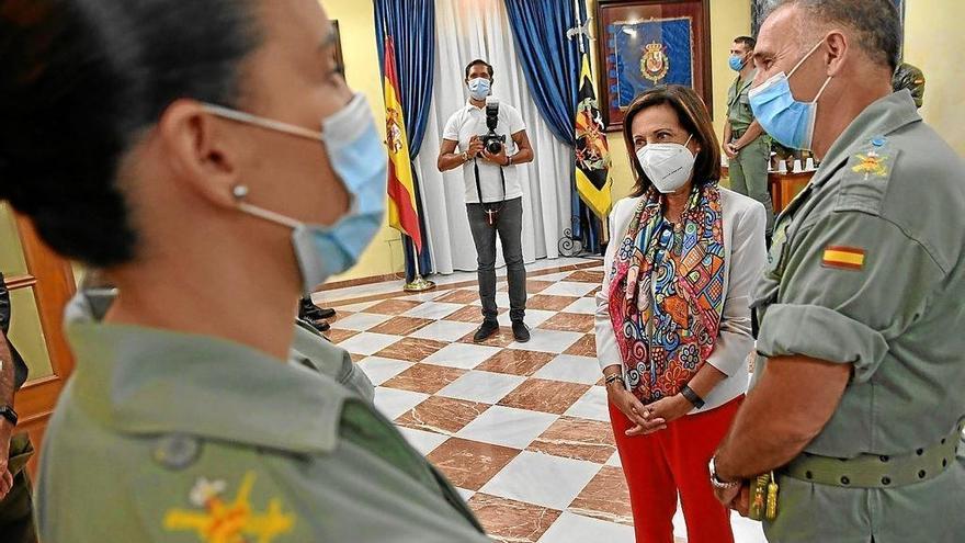 La ministra de Defensa, Margarita Robles, durante una visita a la Legión el pasado mes de agosto. Foto: Efe