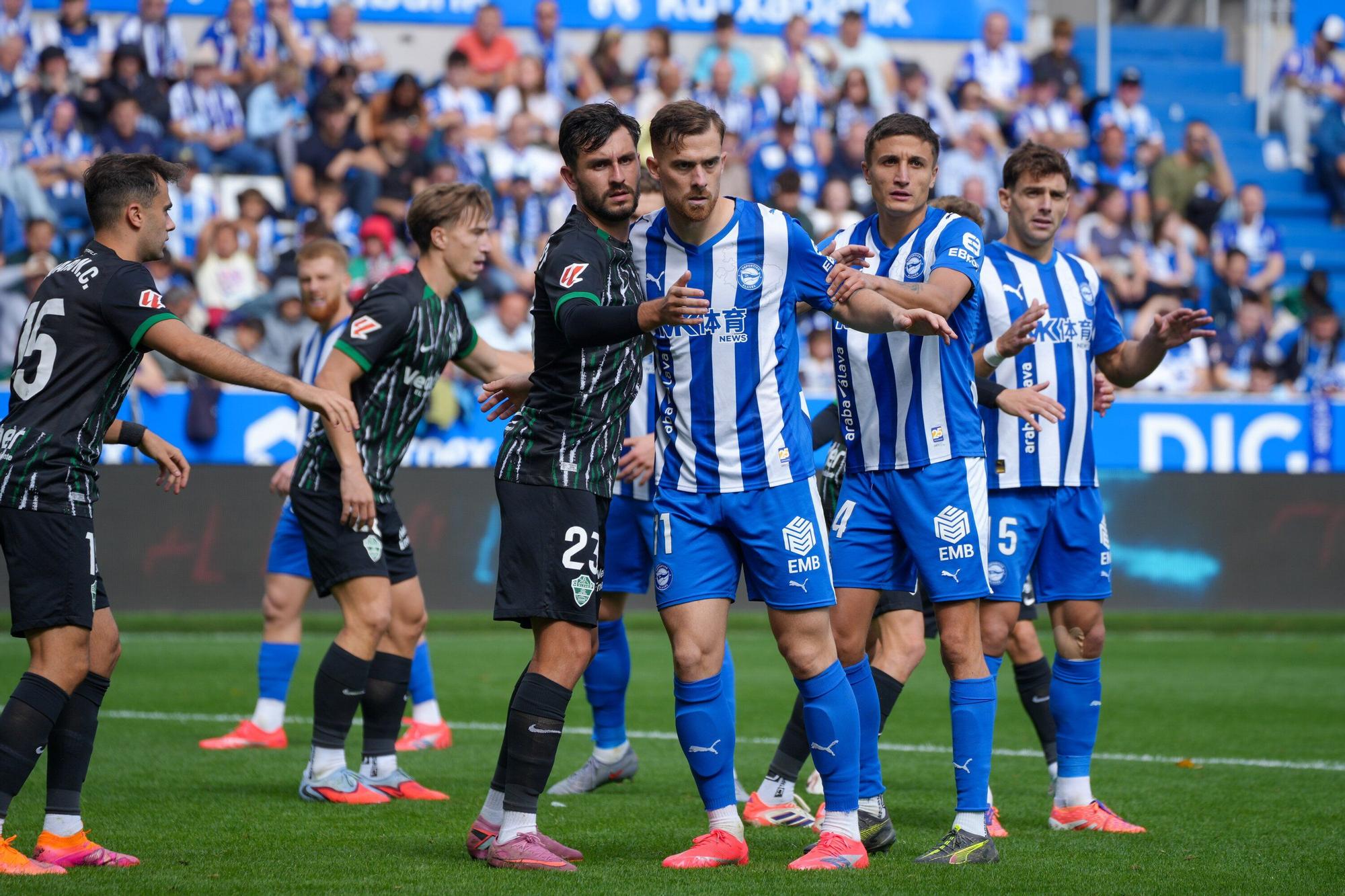 En Imágenes: El Alavés se impone al Elche