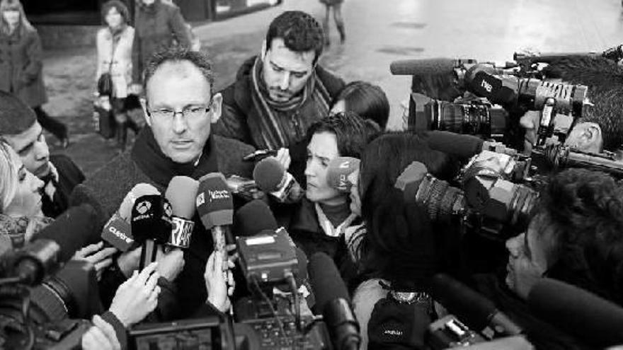 El abogado de Urdangarin dice que un pacto &quot;ni ha estado ni está sobre la mesa&quot;