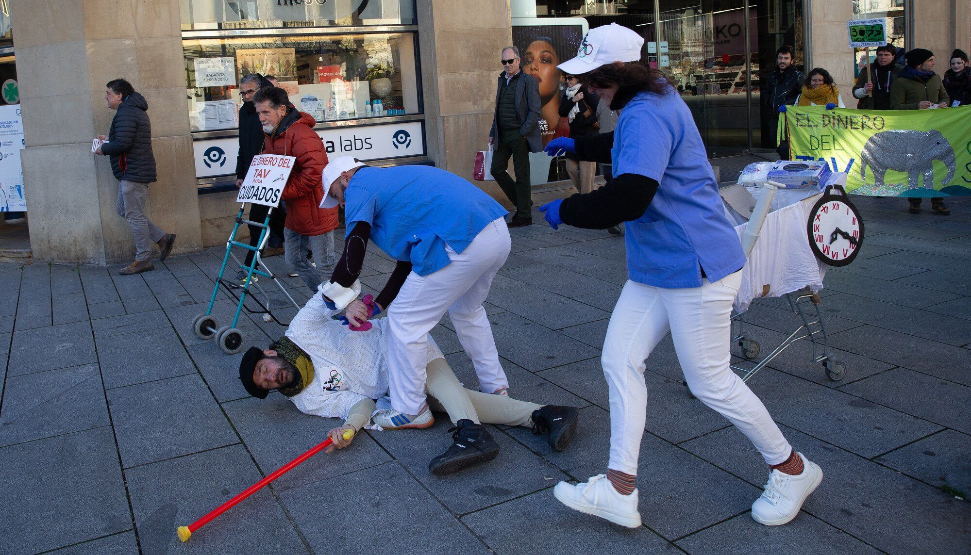 Manifestación en Pamplona contra el TAV y por un tren social