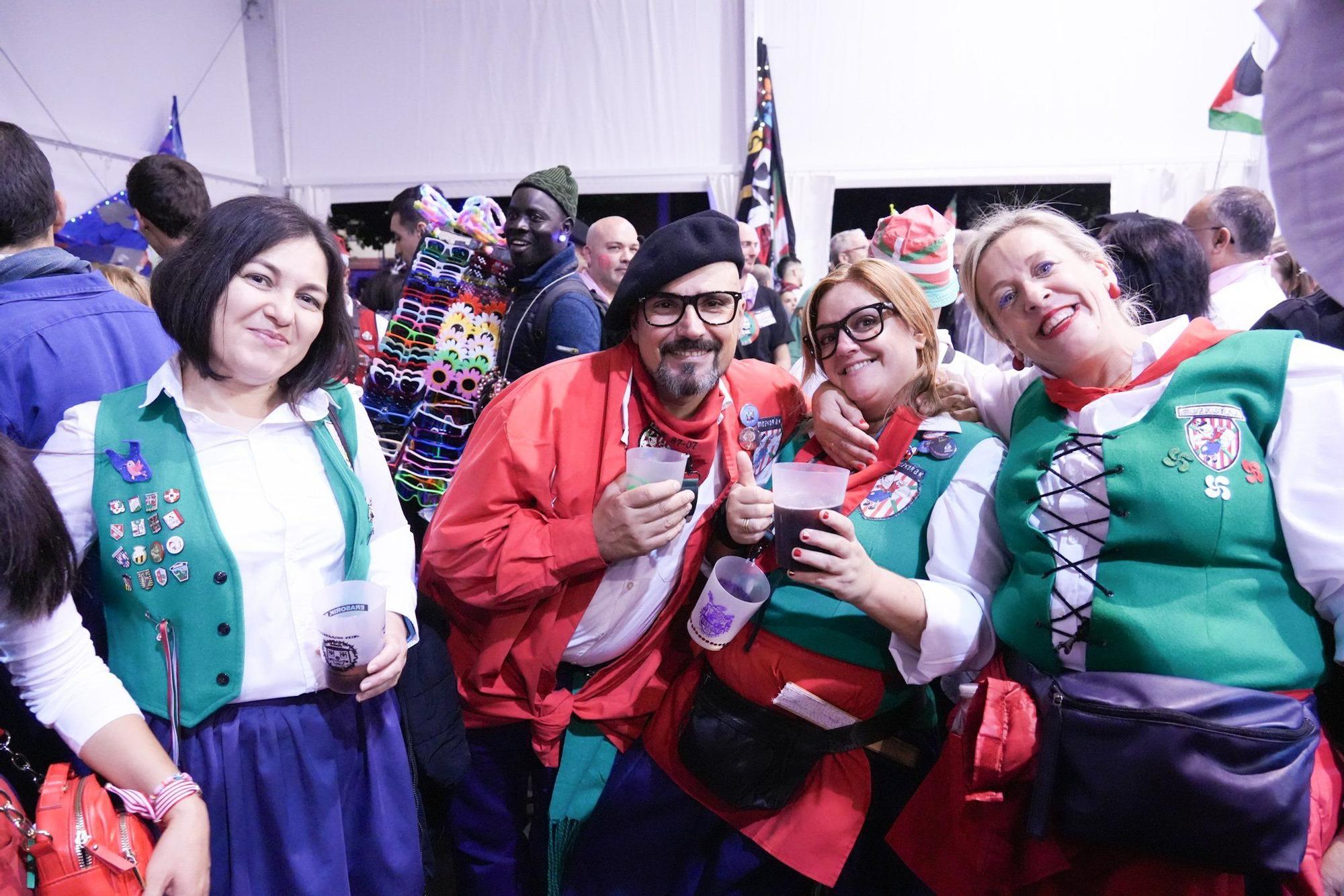 Yeray González da la salida a la intensa maratón de 9 días de fiestas de Basauri con las cuadrillas invadiendo las calles