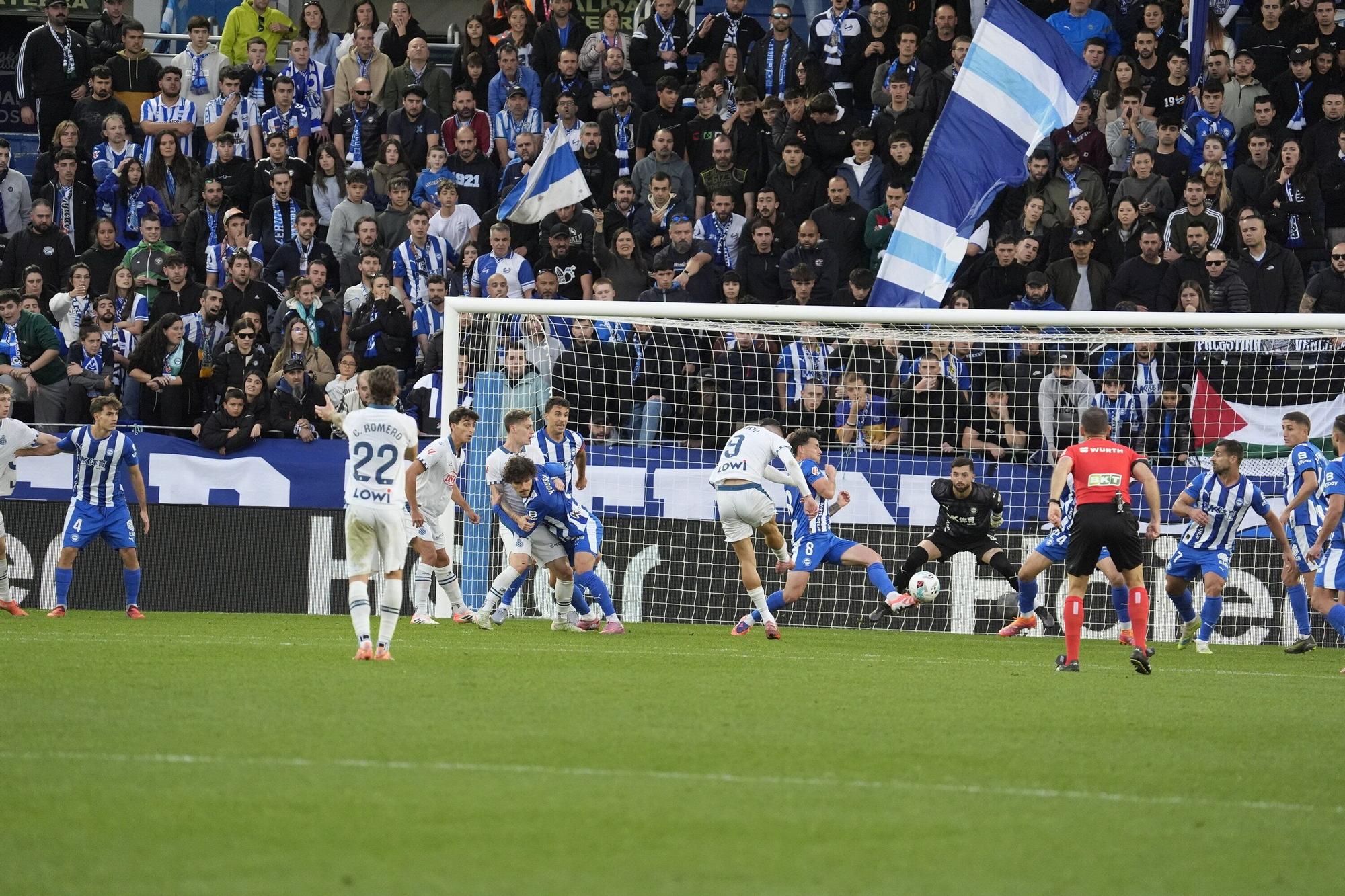 En imágenes: Todas las fotos del Alavés-Espanyol en Mendizorroza (2-1)