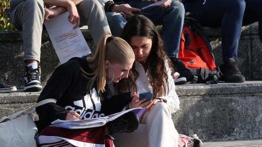 "Por favor IA, ayúdame a estudiar para aprobar la Ebau"