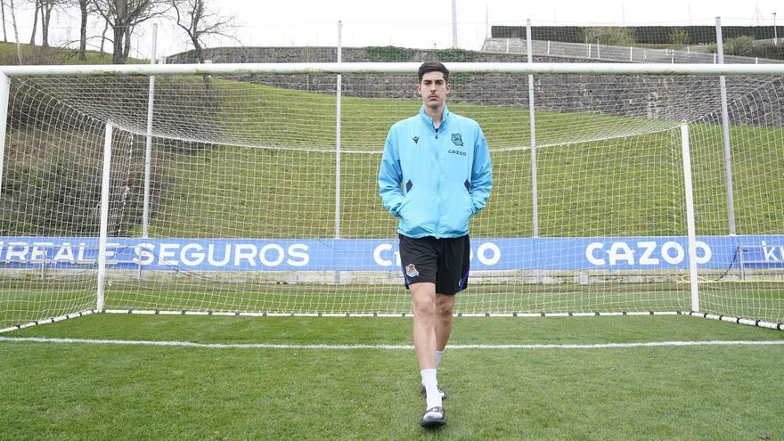 La Real Sociedad confirma la cesión de Carlos Fernández al Mirandés