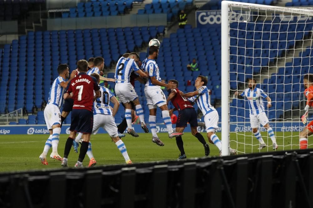 Uno de los córners del partido entre Real Sociedad y Osasuna.