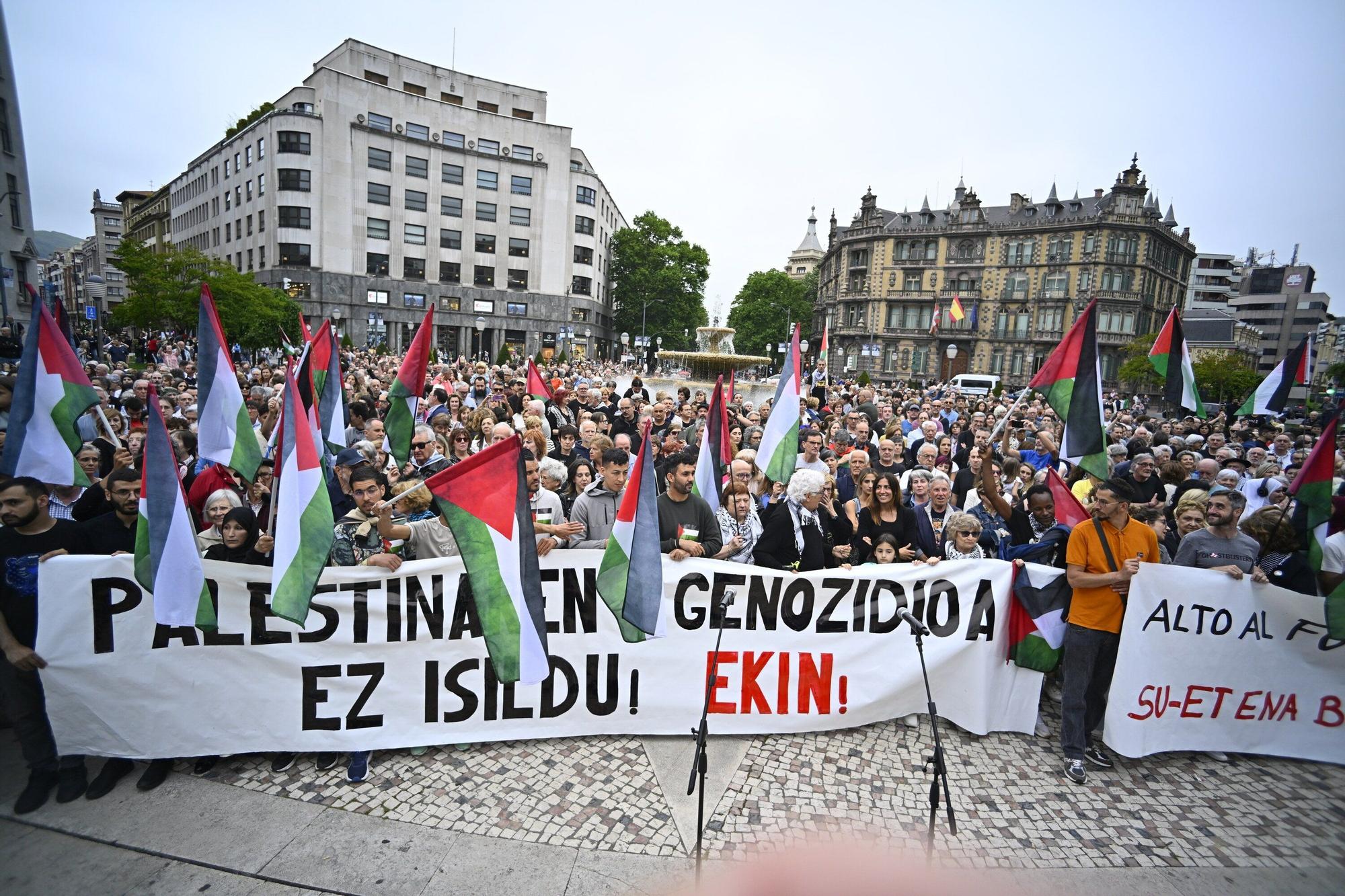 Manifestación en Bilbao para denunciar el "exterminio del pueblo palestino"