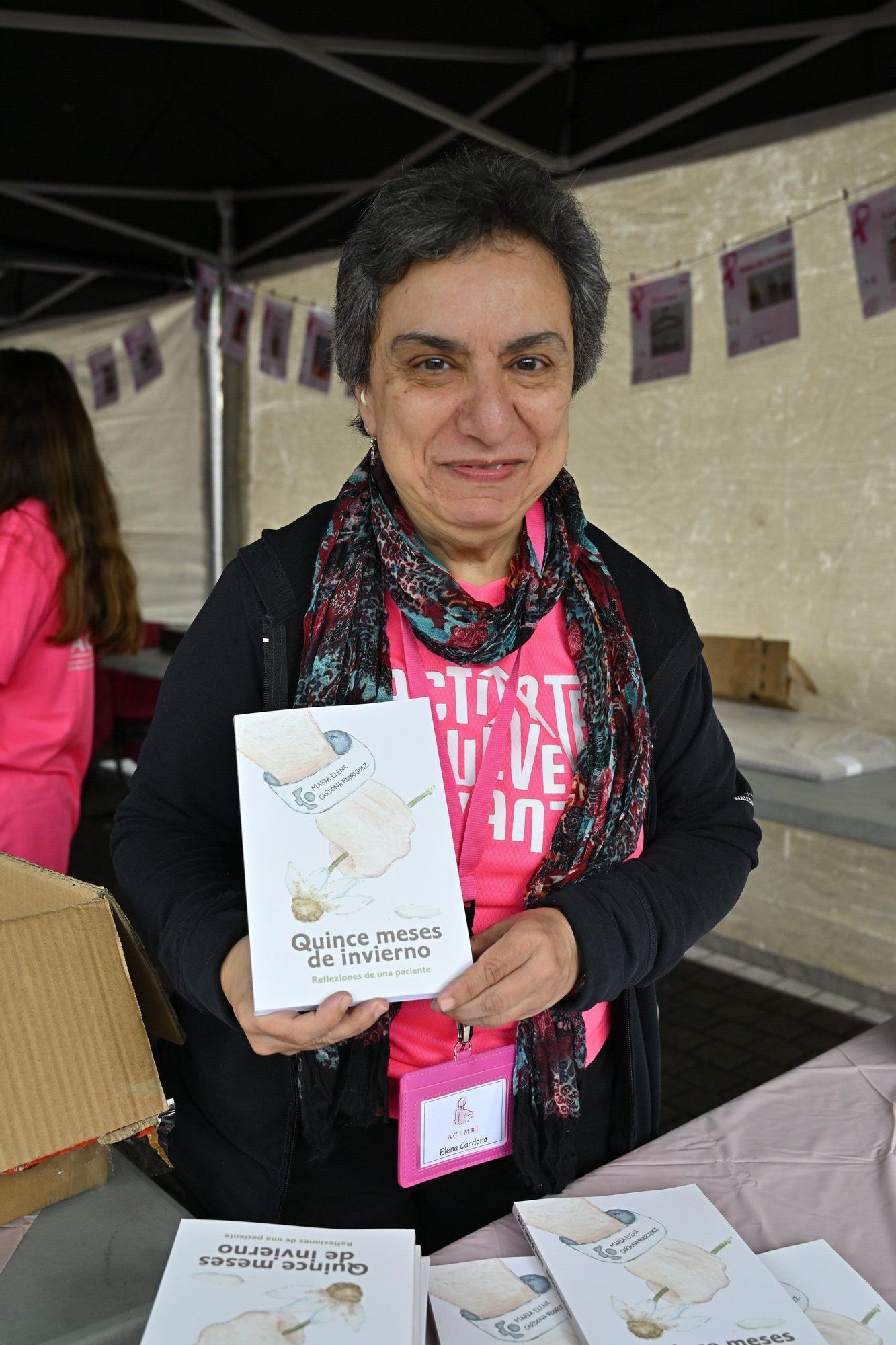 En imágenes: los paraguas tiñen la marea rosa de Bilbao