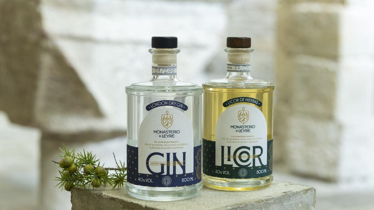 Las botellas de licor y ginebra que se les ha obsequiado a los Reyes y a la Princesa Leonor.