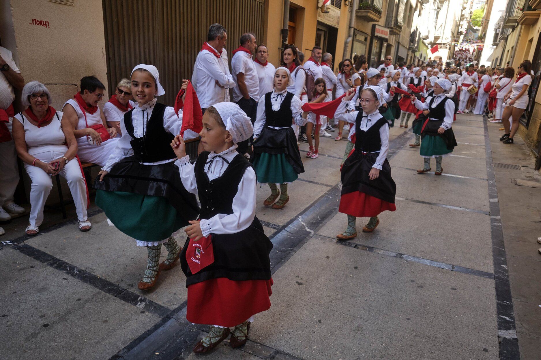 Fotos de la Bajadica del Puy de mujeres