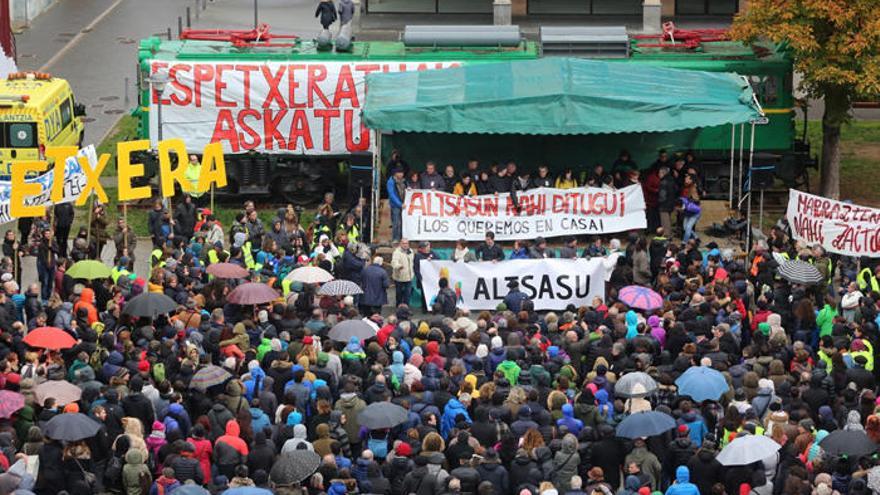 Un momento de la manifestación celebrada en Alsasua en apoyo de los encarcelados a finales de noviembre de 2016.