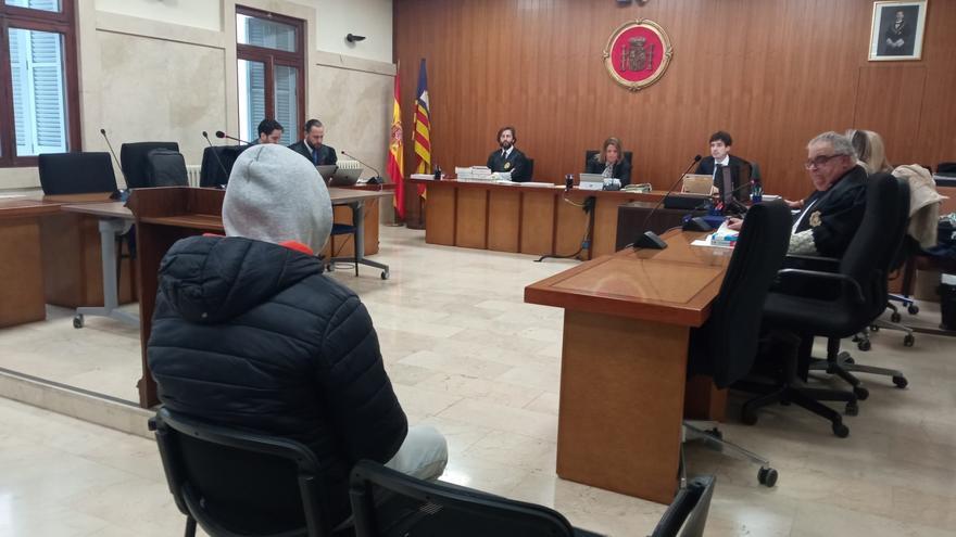 Juzgan a un acusado de violar y contagiar una enfermedad venérea a su hija de tres años en Palma