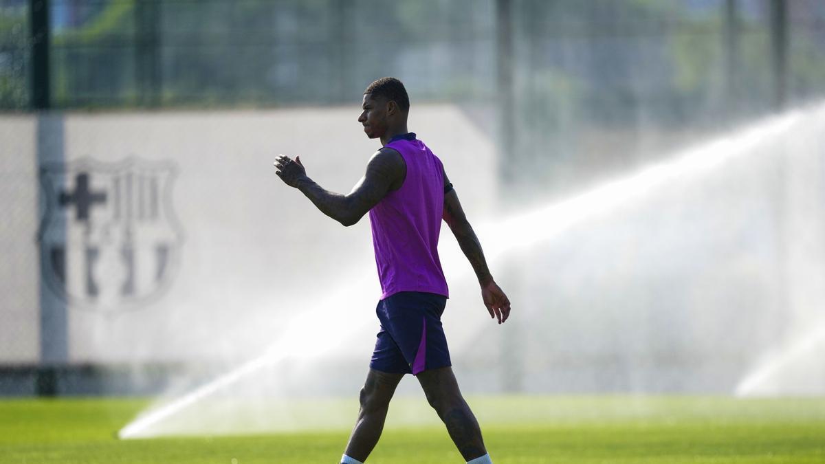 El delantero del FC Barcelona Marcus Rashford, durante el entrenamiento de este viernes en la Ciudad Deportiva Joan Gamper.