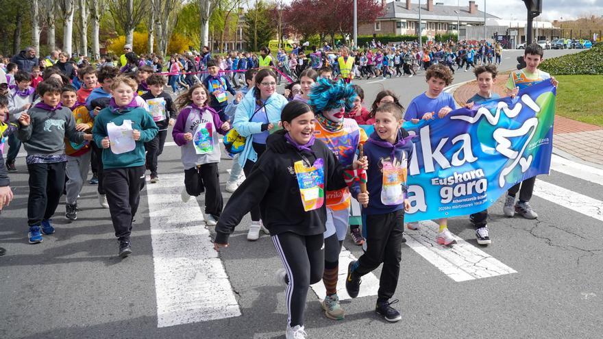 Korrika Txiki recorre Gasteiz