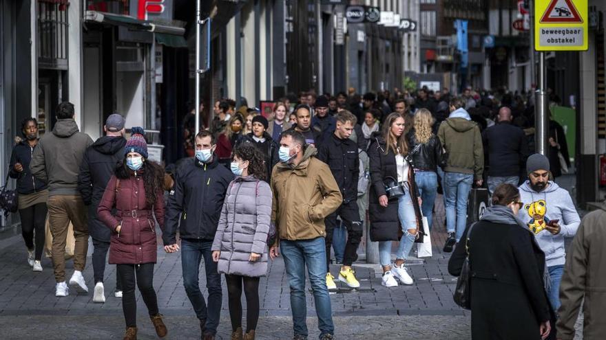 Países Bajos estudia el confinamiento total por la expansión de la ómicron