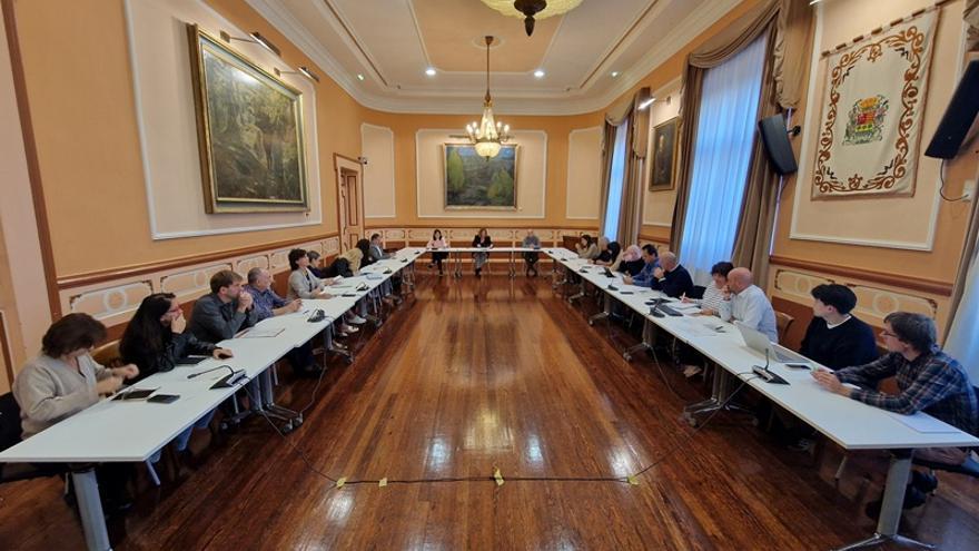 Foto de la reunión de la Comisión Permanente de Seguridad y Convivencia celebrada ayer. Foto de la reunión de la Comisión Permanente de Seguridad y Convivencia celebrada ayer.