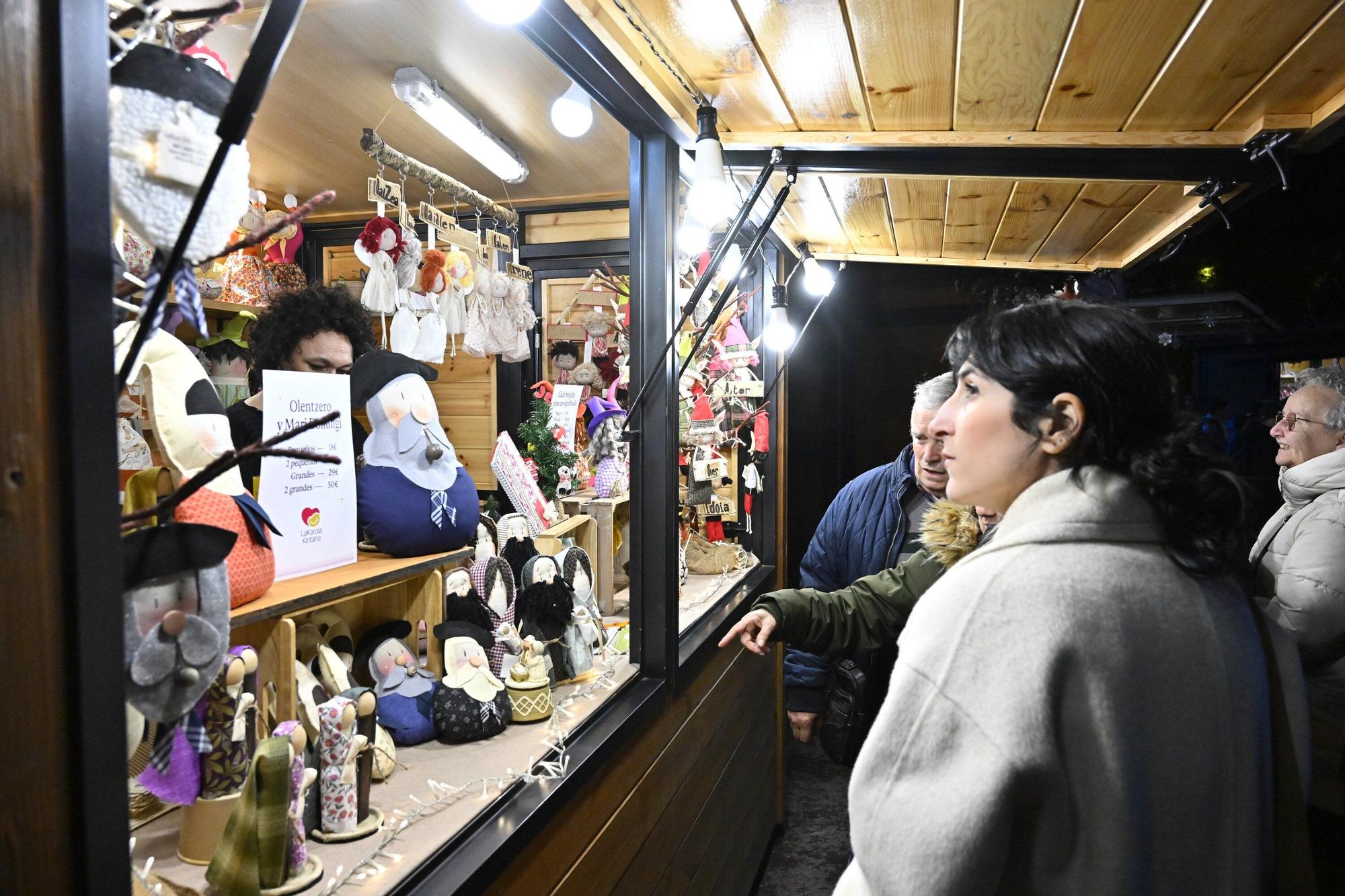 En imágenes: Luz, sonido y tradición, el mercado de Navidad de Bilbao abre sus puertas