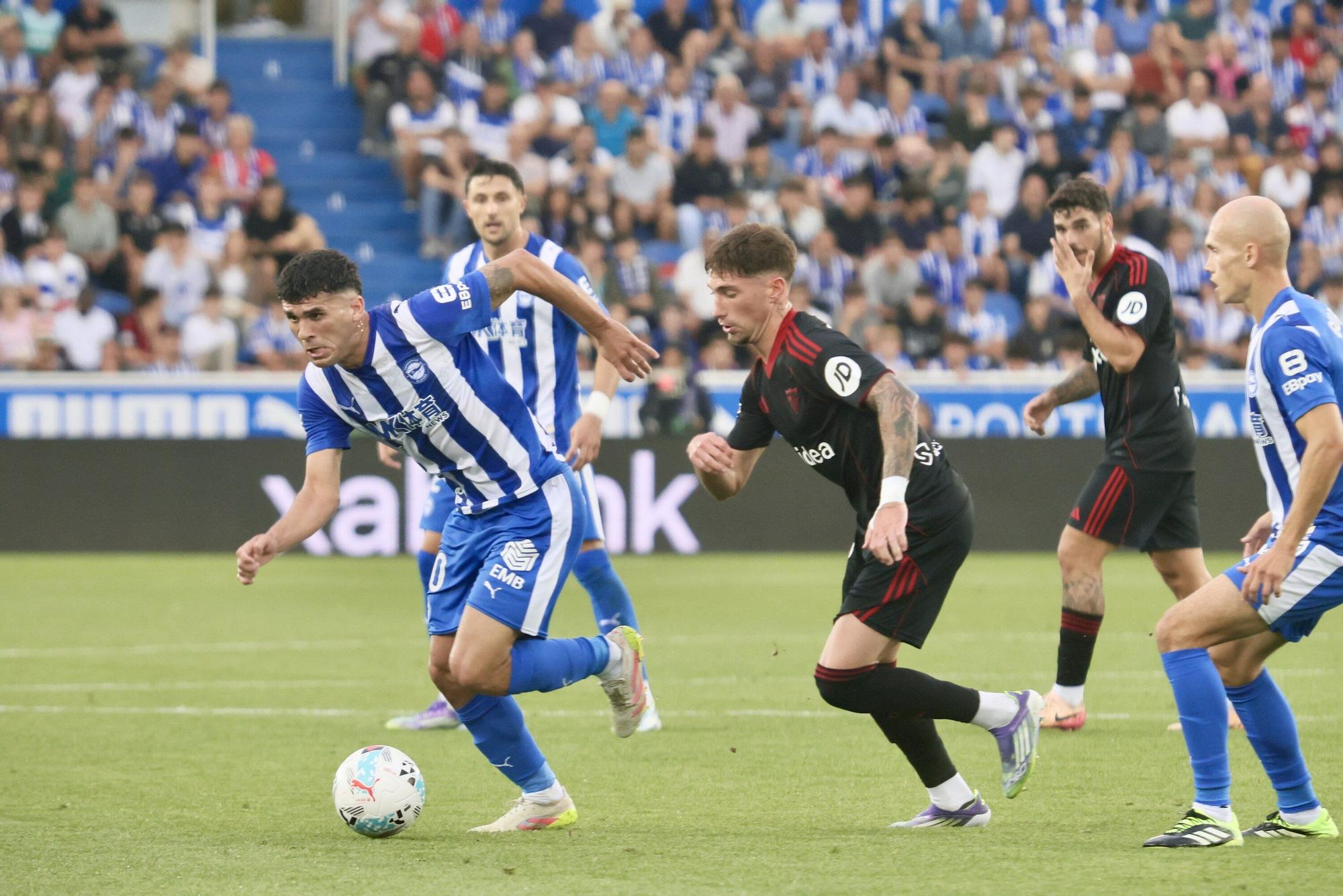 En imágenes: El Alavés cae en Mendizorroza ante el Sevilla