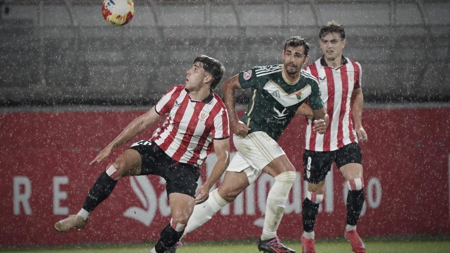 El Bilbao Athletic pierde en Lezama ante el Cacereño