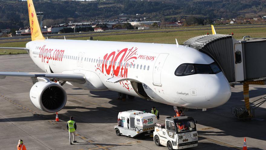 El aeropuerto de Bilbao estrena hoy por primera vez en su historia vuelos a Asia
