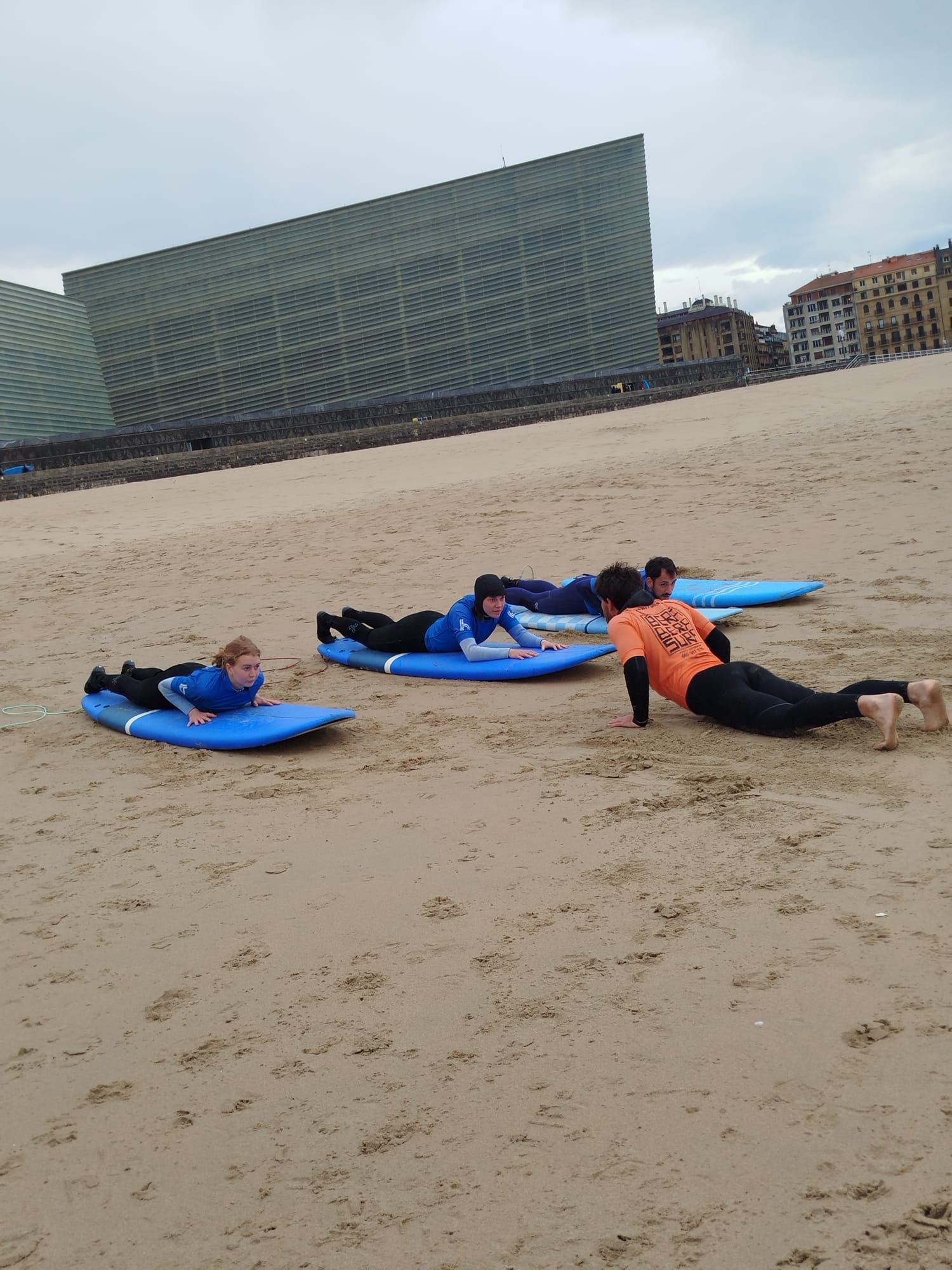 Bera Bera Surf ofrece la oportunidad de participar en diferentes y múltiples actividades.