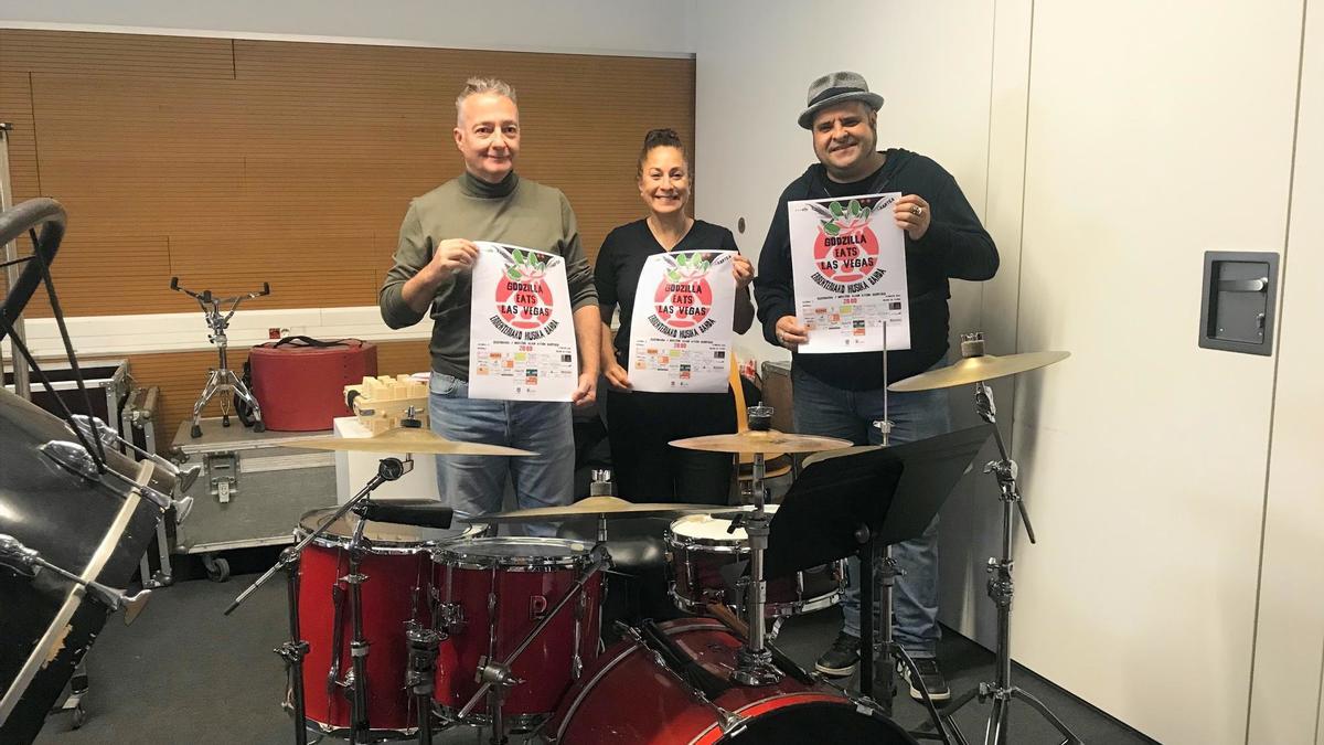 El presidente, la concejala de Cultura y &#039;Pirata&#039;