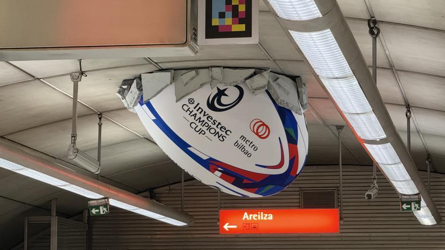 Grafitis de agua, un campo de juego en el aeropuerto... Bilbao se transforma para las finales de rugby
