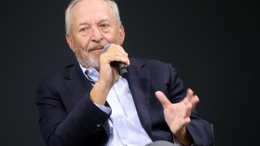 Larry Summers deja sus cargos en Harvard tras conocerse sus vínculos con Epstein