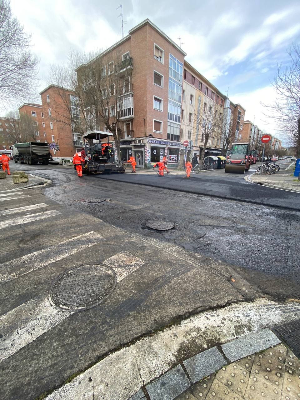 Reparación de firmes en varios barrios de la ciudad