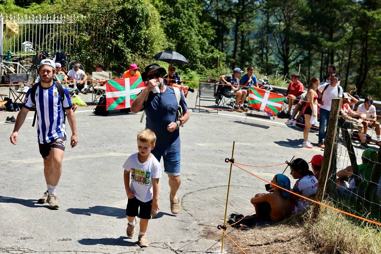 Clásica San Sebastián: Gran ambiente en el puerto de Murgil