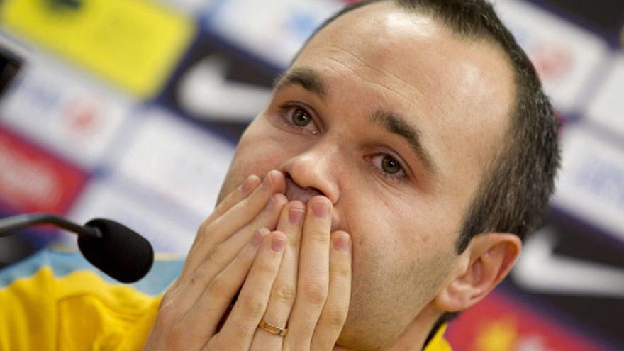 Andrés Iniesta amplía su contrato y será blaugrana hasta 2018